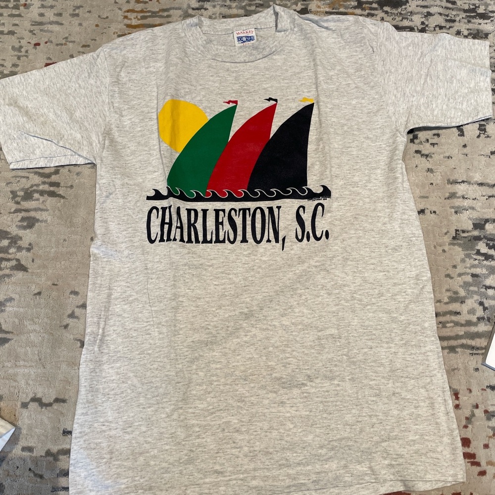 Grey vintage Charleston, South Carolina sailboat graphic tee size L